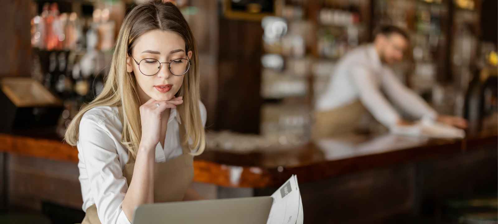 Business owner working through vetting questions with an advisor before signing a merchant cash advance agreement